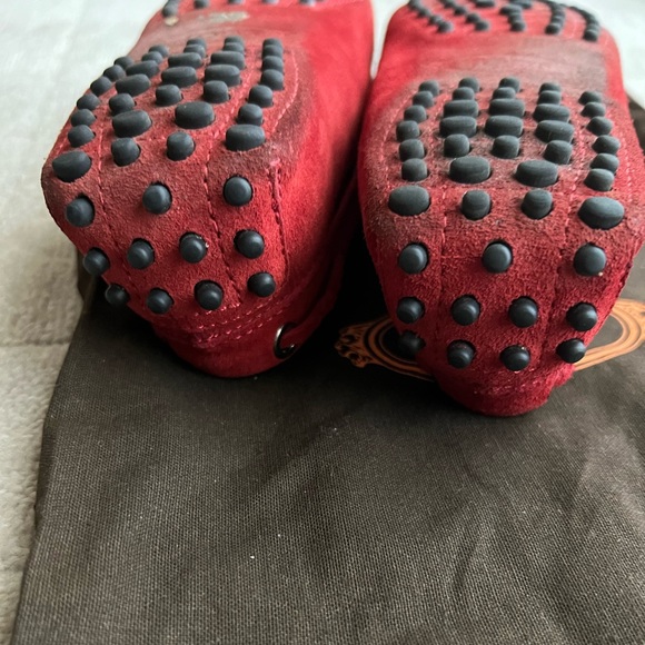 Tod’s Gommino Driving Shoes in Red Suede. Size 37. - Picture 7 of 8